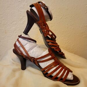 Huaraches Women Leather Size 7M 3" heel